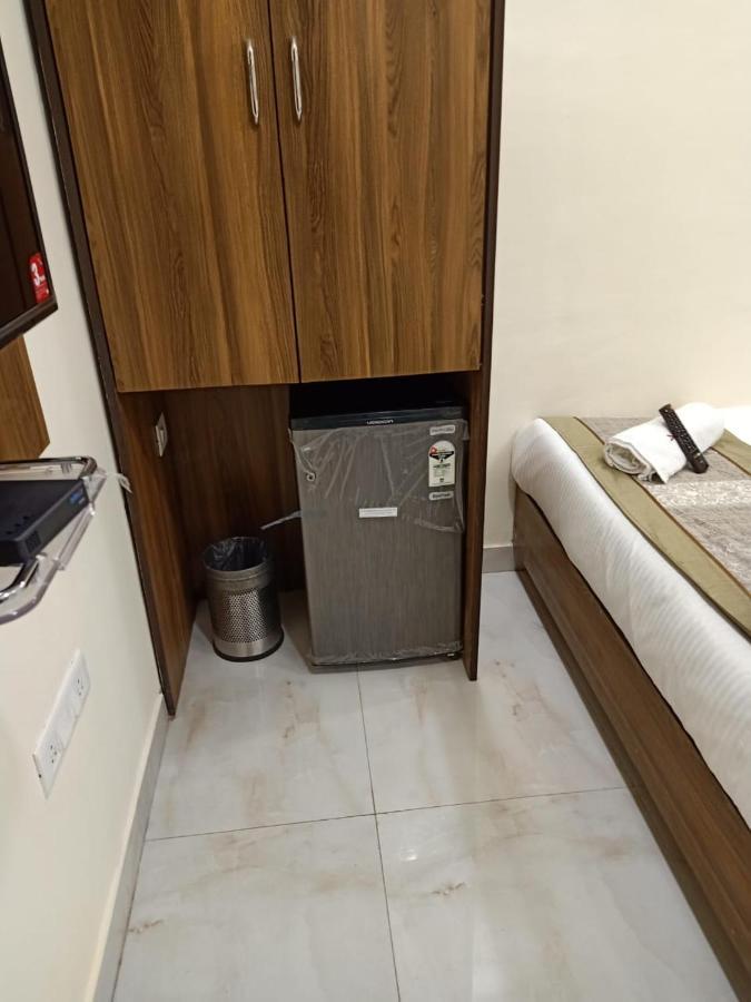 Hotel Ashyana - Near To Grant Road Station Mumbai  Buitenkant foto