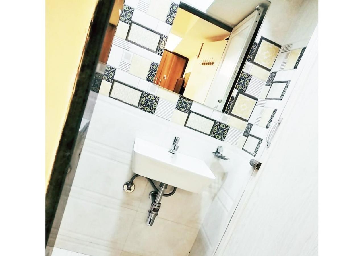 Hotel Ashyana - Near To Grant Road Station Mumbai  Buitenkant foto