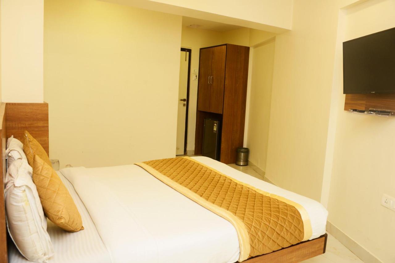 Hotel Ashyana - Near To Grant Road Station Mumbai  Buitenkant foto