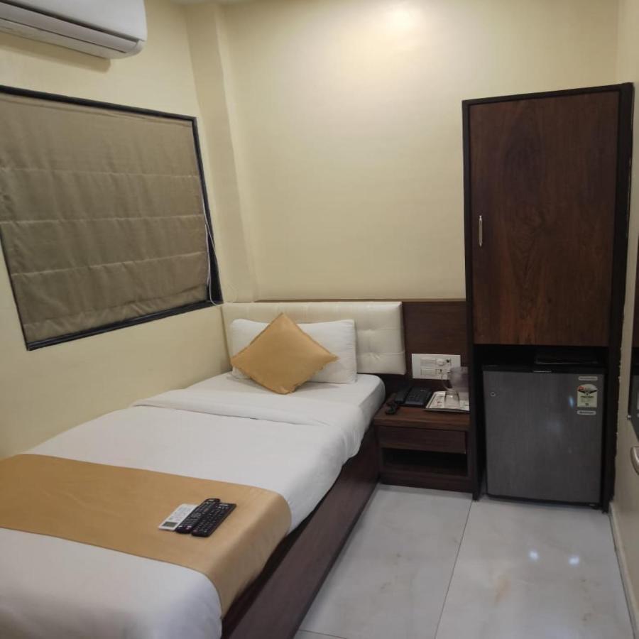 Hotel Ashyana - Near To Grant Road Station Mumbai  Buitenkant foto