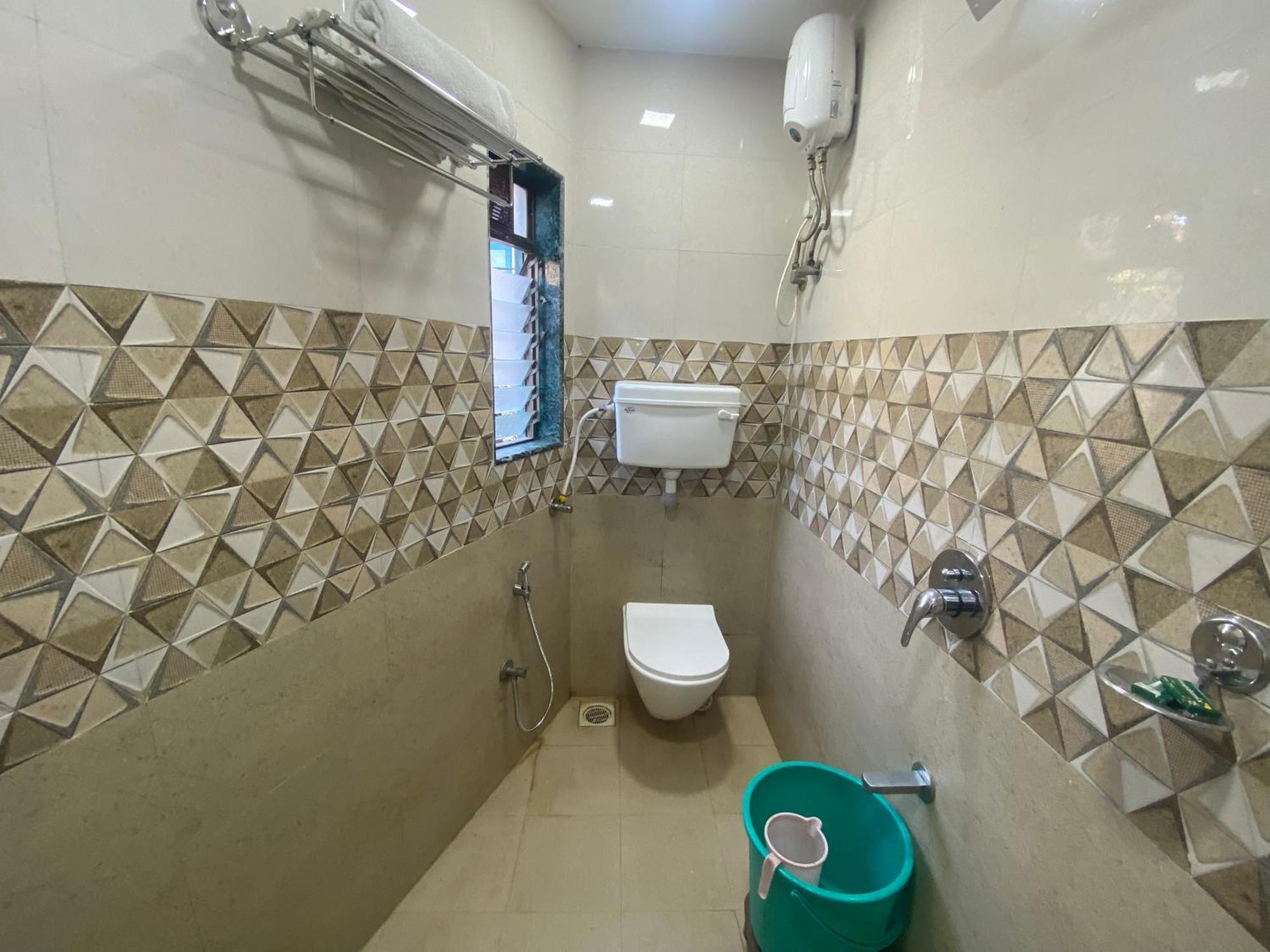 Hotel Ashyana - Near To Grant Road Station Mumbai  Buitenkant foto