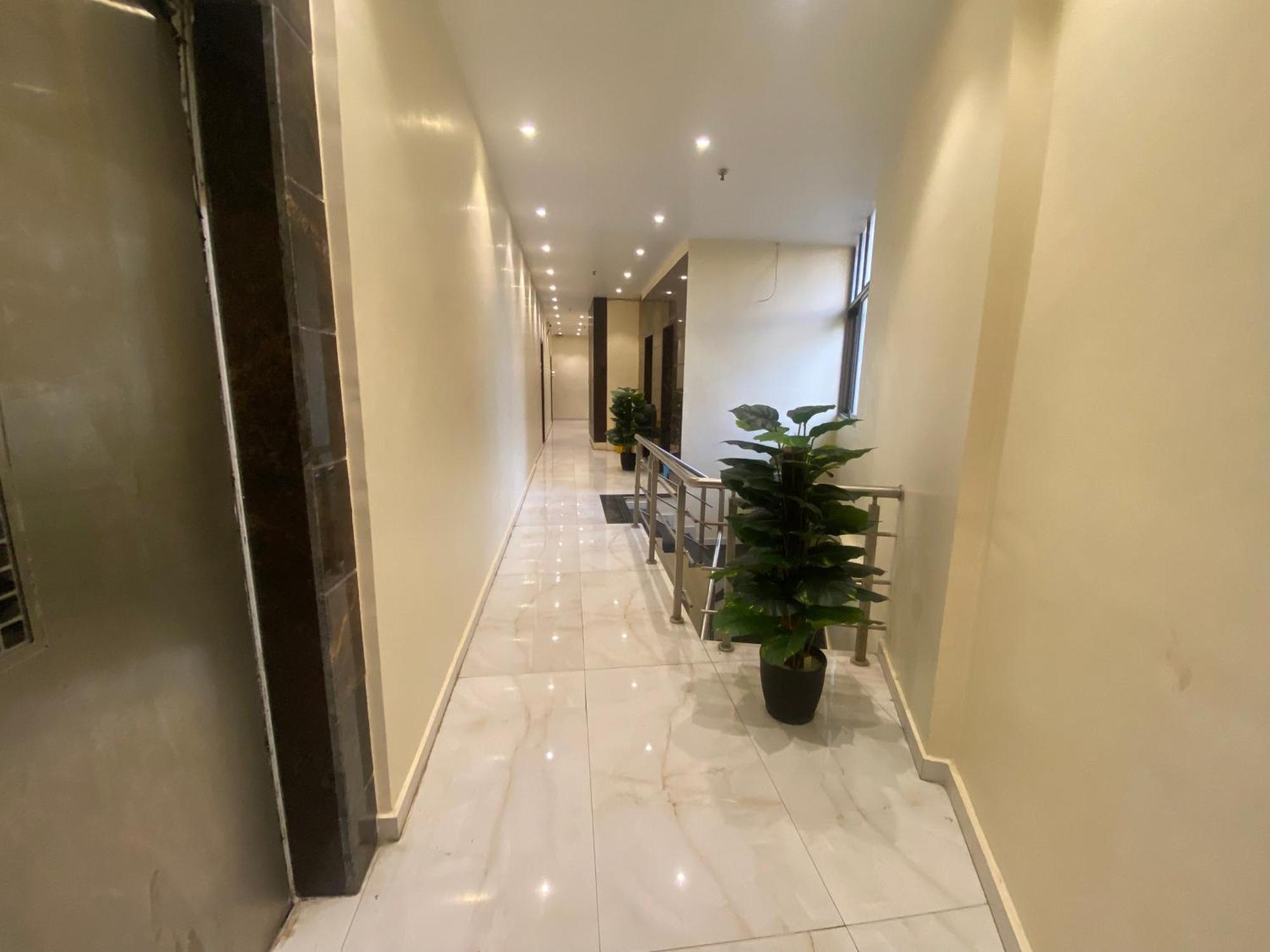 Hotel Ashyana - Near To Grant Road Station Mumbai  Buitenkant foto